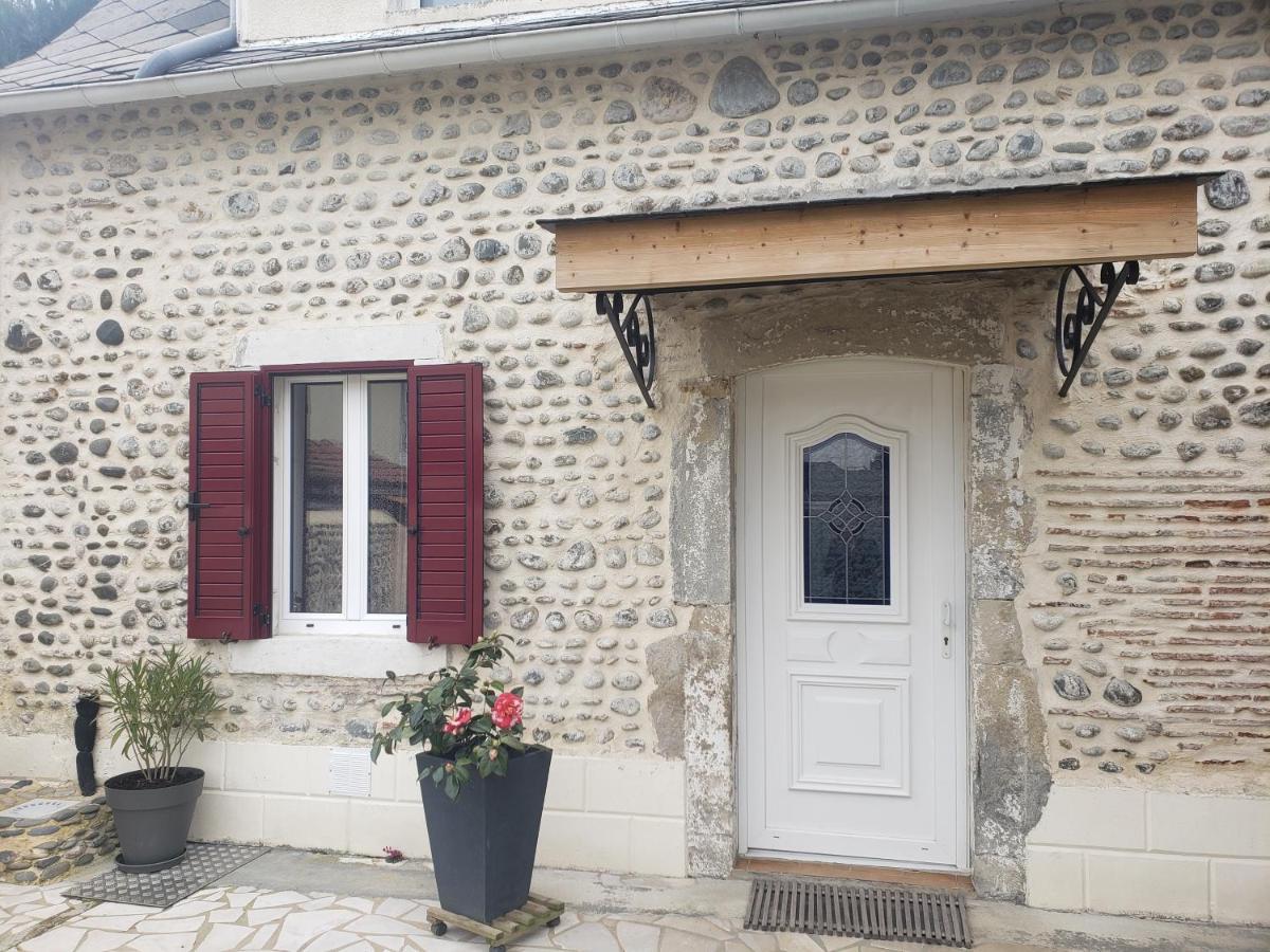 Maison En Galets Pardies Exterior foto